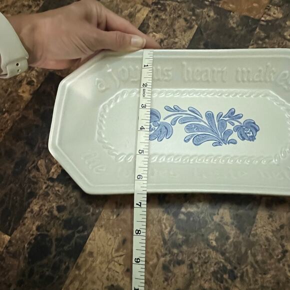 Pfaltzgraff Yorktowne Bread Tray - Picture 6 of 6